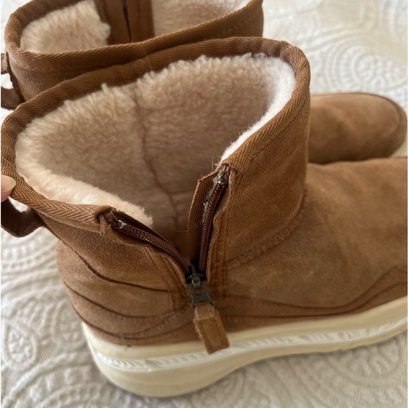 UGG booties Men’s size 9 or 42 - Picture 7 of 7